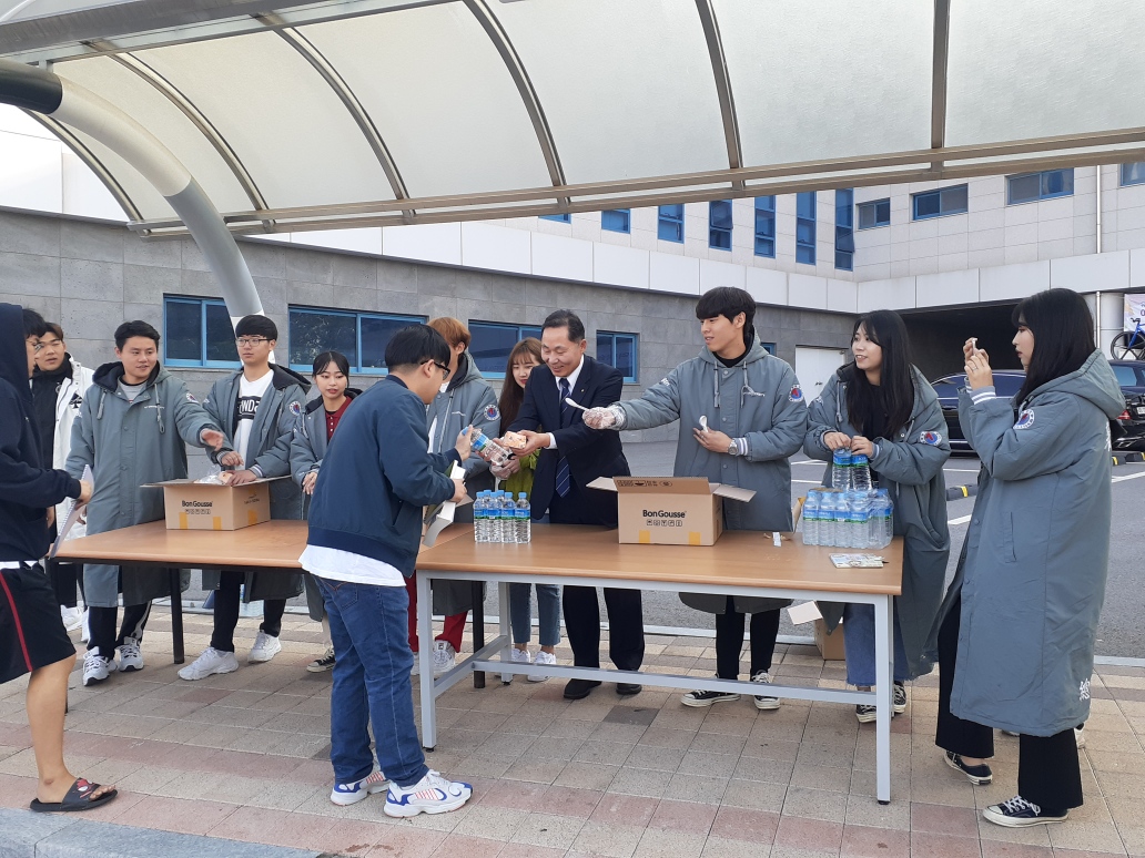 총장님이 쏜다! 밥버거 나눔행사